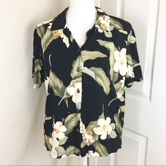 SOLD ❌ Iolani | Hawaiian Black Floral Blouse - Picture 2 of 5